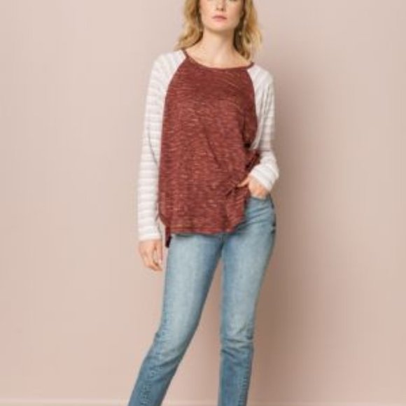 Hem & Thread Flowy Raglan Top - Picture 2 of 8
